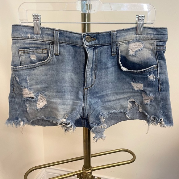 Cut loose in these sassy Joe's Jeans Cut Offs! - Picture 1 of 13